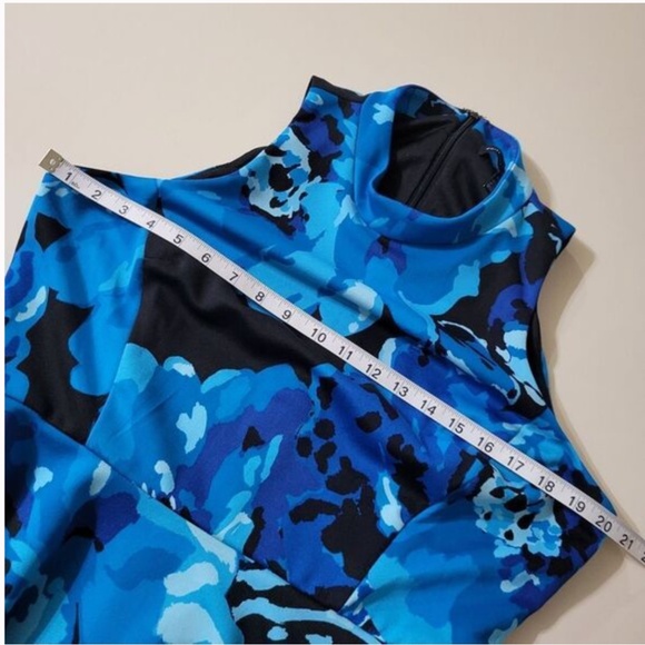 Beautiful dress - White House Black Market - Picture 4 of 5